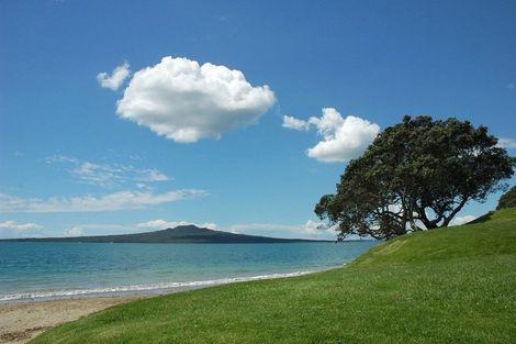 Photo of property in 12 Seabreeze Road, Narrow Neck, Auckland, 0624