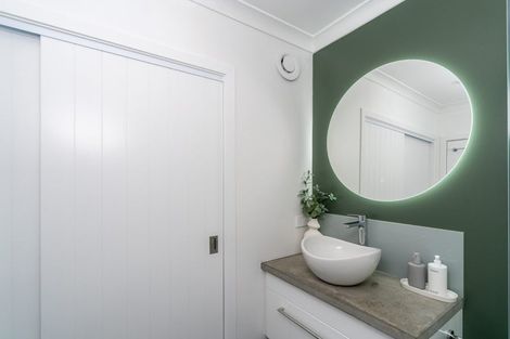 Photo of property in 21 Government Road, Raglan, 3225