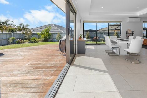 Photo of property in 4 Okohaka Avenue, Glenbrook, Waiuku, 2681