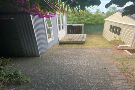 Photo of property in 27 Wairau Road, Forrest Hill, Auckland, 0627