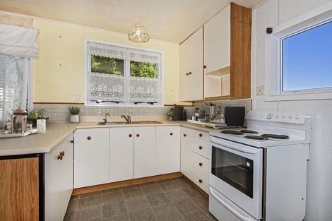 Photo of property in 63 Ogle Crescent, Te Kamo, Whangarei, 0112