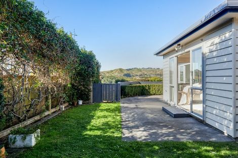 Photo of property in 5 Tongariro Drive, Aotea, Porirua, 5024