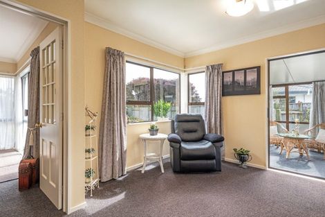 Photo of property in 19 Clearview Drive, Milson, Palmerston North, 4414