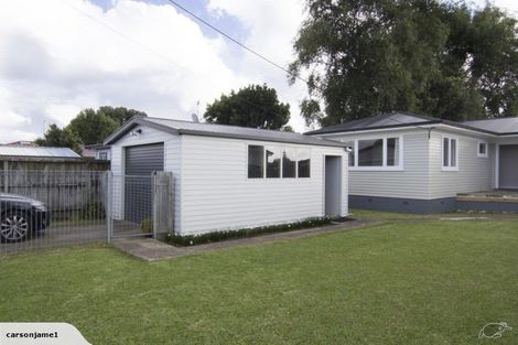 Photo of property in 2 Hikurangi Street, Te Atatu Peninsula, Auckland, 0610