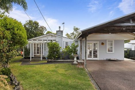 Photo of property in 24 Trinidad Road, Sunnynook, Auckland, 0620