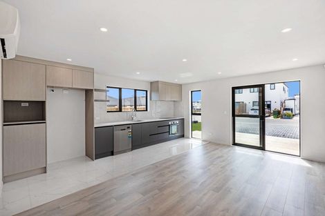 Photo of property in 4 Rorotu Avenue, Karaka, 2113