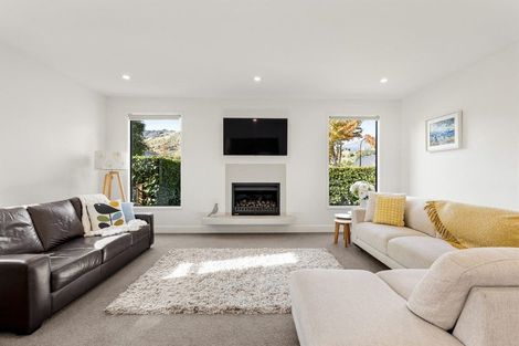 Photo of property in 2 Bridesdale Drive, Lake Hayes, Queenstown, 9304