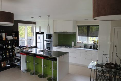 Photo of property in 43 Royal View Road, Te Atatu South, Auckland, 0610