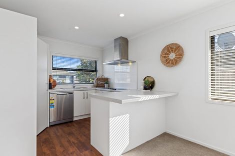 Photo of property in 16 Marion Crescent, Papamoa Beach, Papamoa, 3118