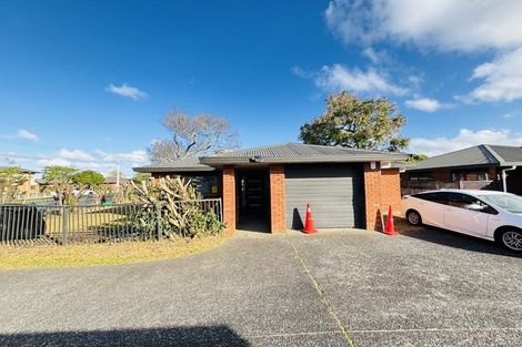 Photo of property in 21 Robertson Road, Favona, Auckland, 2024