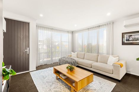 Photo of property in 69 Karepiro Drive, Stanmore Bay, Whangaparaoa, 0932