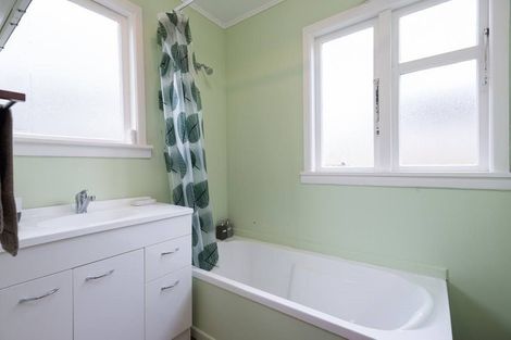 Photo of property in 92 Fraser Avenue, Johnsonville, Wellington, 6037