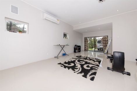 Photo of property in 52 Pleasant Road, Glen Eden, Auckland, 0602