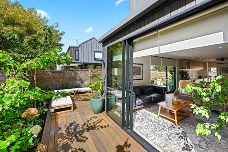 Photo of property in 23u2 Strowan Avenue, Fairfield, Hamilton, 3214