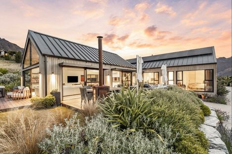 Photo of property in 10a Kinross Lane, Jacks Point, Queenstown, 9371