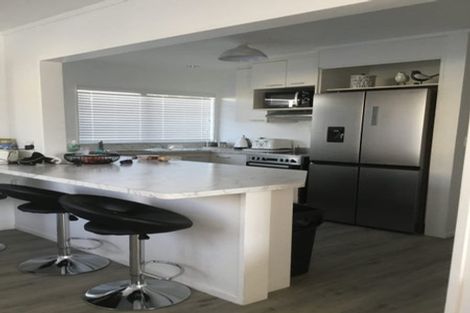 Photo of property in 5 Colenso Place, Otaki Beach, Otaki, 5512