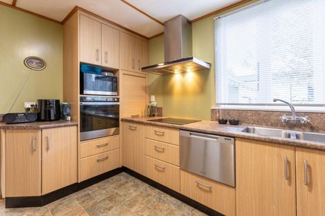 Photo of property in 16 Hunter Street, Dannevirke, 4930