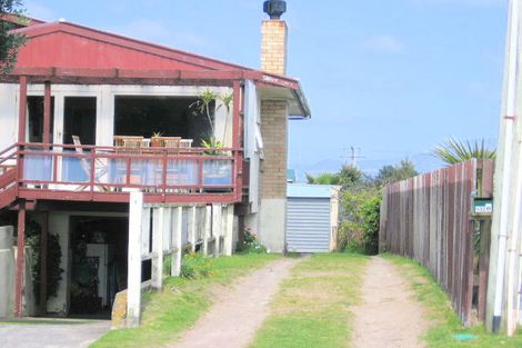 Photo of property in 2/932 Papamoa Beach Road, Papamoa Beach, Papamoa, 3118