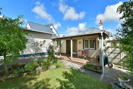 Photo of property in 28 Puriri Street, Helensville, 0800