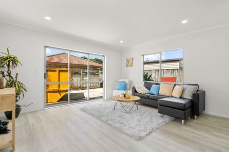 Photo of property in 8 Pono Place, Waiuku, 2123