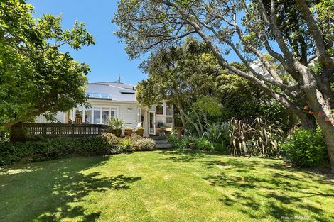 Photo of property in 22 Harbour View Road, Northland, Wellington, 6012