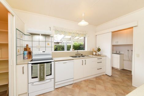 Photo of property in 1 Wharite Place, Awapuni, Palmerston North, 4412