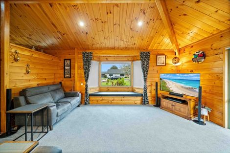 Photo of property in 1 Coolen Place, Tuakau, 2121