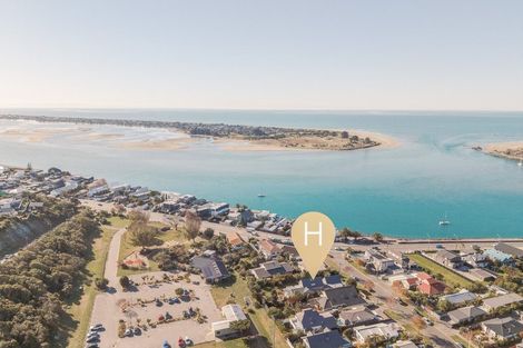 Photo of property in 10 Wakatu Avenue, Moncks Bay, Christchurch, 8081