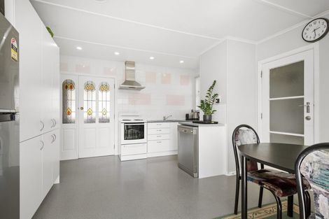 Photo of property in 5 Cara Crescent, Paparangi, Wellington, 6037