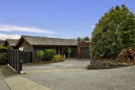 Photo of property in 20 Rannoch Drive, Jacks Point, Queenstown, 9371