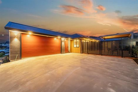 Photo of property in 17 Cynisca Crescent, Wallaceville, Upper Hutt, 5018
