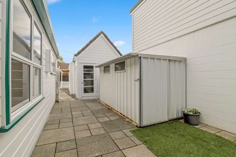 Photo of property in 6/1 Woodbridge Lane, Milford, Auckland, 0620