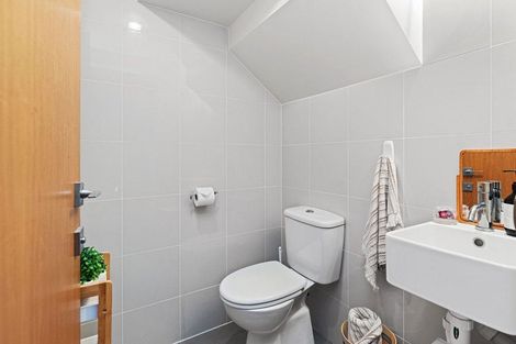Photo of property in 2/35 Victoria Road, Mount Maunganui, 3116