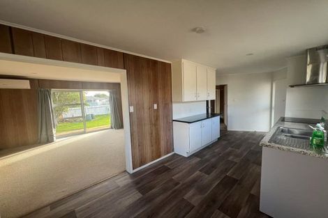 Photo of property in 2 Cranberry Place, Bucklands Beach, Auckland, 2012