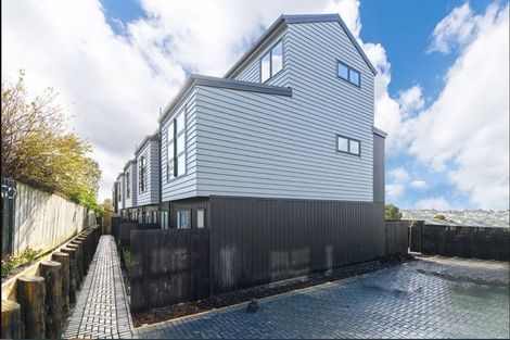 Photo of property in 4/60 Triangle Road, Massey, Auckland, 0614
