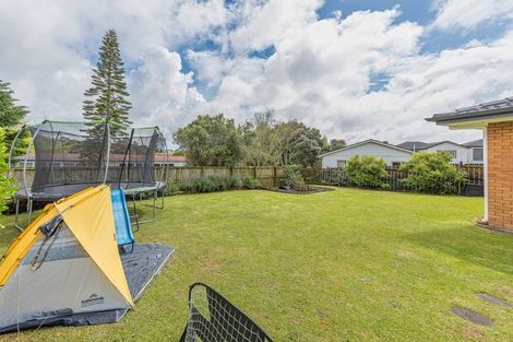 Photo of property in 140 Colwill Road, Massey, Auckland, 0614