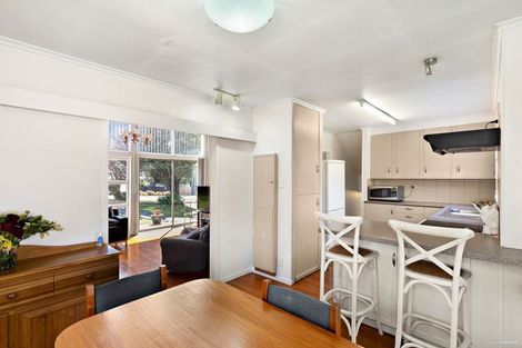 Photo of property in 25 Ellice Road, Totara Vale, Auckland, 0629