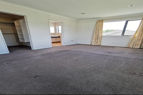 Photo of property in 114 Tamahere Drive, Glenfield, Auckland, 0629