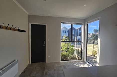 Photo of property in 6 Wai Place, Westgate, Auckland, 0614