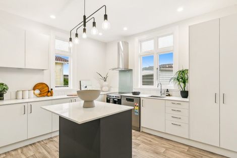 Photo of property in 36 Stone Street, Miramar, Wellington, 6022