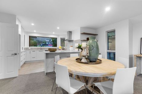 Photo of property in 5 Gilders Grove, Heathcote Valley, Christchurch, 8022