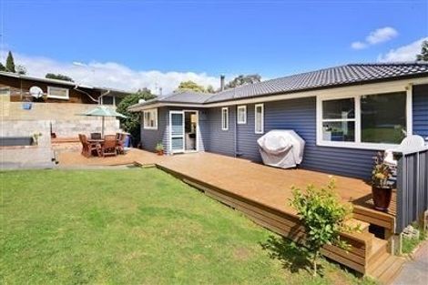 Photo of property in 17 Kathleen Street, Totara Vale, Auckland, 0627