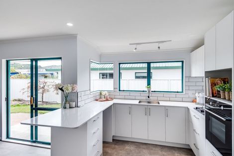 Photo of property in 5 Montague Way, Taradale, Napier, 4112