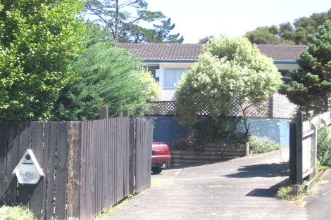 Photo of property in 1/6 Mcquoid Place, Glenfield, Auckland, 0629