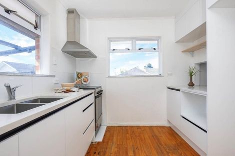 Photo of property in 78 Divich Avenue, Te Atatu South, Auckland, 0610