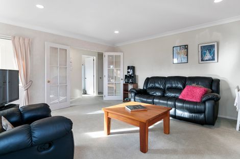 Photo of property in 10 Meadowviews Drive, Welcome Bay, Tauranga, 3112