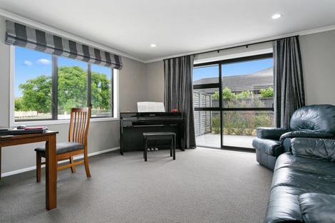 Photo of property in 6 Rose Leigh Drive, Cambridge, 3434