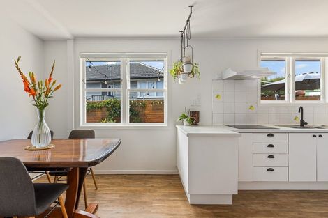 Photo of property in 58 Vodanovich Road, Te Atatu South, Auckland, 0610