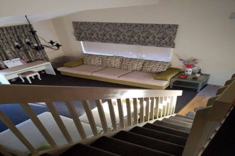 Photo of property in 6 Longwood Place, Forrest Hill, Auckland, 0620