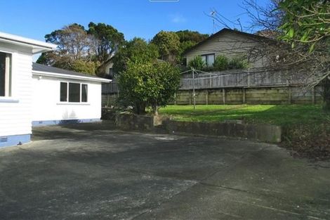 Photo of property in 106 Broderick Road, Johnsonville, Wellington, 6037